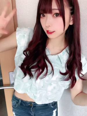 A post by @myonmyoon on TikTok caption: 夏だね( 'ㅅ' )👒  この曲すごい耳に残る👂