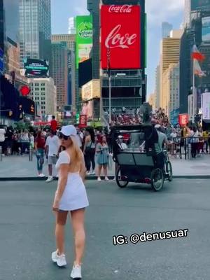 A post by @denisesuarofficial on TikTok caption: Cumpliendo uno de mis sueños ❤️🇺🇸 #travel #newyork #timesquare #girls #aesthetic #Lifestyle