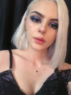 A post by @fano.a on TikTok caption: Llámame nunca #fypシ #foryoupage #foryou #parati #makeup