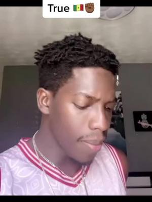 A post by @dudufaitdesvideos_fa on TikTok caption: #dudufaitdesvideos #dudufaitdesvidéos #senegalaise_tik_tok #senegal #tiktokgalsen #galsen_tiktok #fisha_senegal #beuzsenegal