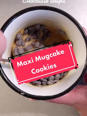 A post by @spamcassytraiteur on TikTok caption: Répondre à @tatiana11121419 maxi mugcake cookies 🤤 #mugcake #cookies #chocolate #cook #food #recette #Recipe #tiktokfood #foryou #fyp #viral #trend