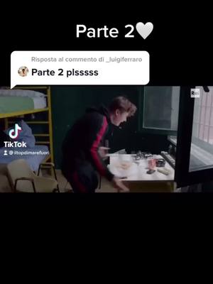 A post by @iltopdimarefuori on TikTok caption: Rispondi a @_luigiferraro A chi ha fatto emozionare questa scena?🤍#perte #fyp #foryou #foryoupage #fup #neiperte #xte #marefuori