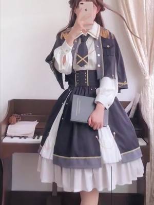 A post by @llzzp09 on TikTok caption: I like it.#Lolita #skirt #cosplay #JK #Cute #Quadratic