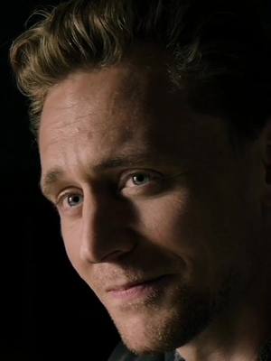 A post by @kneamet on TikTok caption: [#томхиддлстон#эстетика#aesthetic#fyp#rek#рек#tomhiddleston#ночнойадминистратор#джонатанпайн#thenightmanager#jonathanpine#loki#локи#mcu#квм]