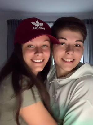 A post by @elenw on TikTok caption: LOVE YOU ❤️@viktoriesw #sister #family #thankyou