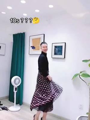 A post by @ankboke_ on TikTok caption: Guess how many seconds I can hold on🤔#catwalkboy #womenswear #leg #ankboke #catwalkchallenge