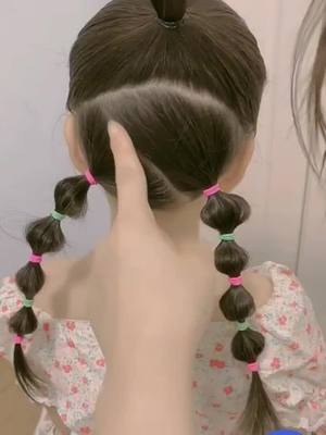 A post by @yoyo567567 on TikTok caption: #badminton #hairstyle