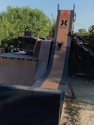 A post by @parkour_xf on TikTok caption: Cool 😎 #fypシ #foryou #sport #skateboard #skate