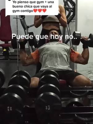 A post by @ on TikTok caption: Responder a @el.papa.de.los.pollos El #gymbro es tu 2do motor, y a mi me ha tocado la mejor🙂👍🏼 #gym #fit #gymmotivation #champions #fypage