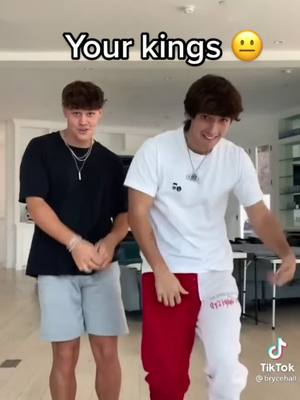 A post by @ava.not.found._ on TikTok caption: Your king vs out king #fyp#kings#dsmp#lol#viral#fyppppppppppppppppppppppp