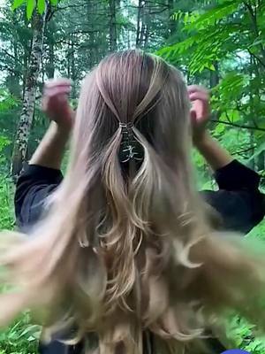 A post by @hellen586586 on TikTok caption: #hairstyle #woman