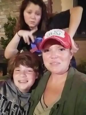 A post by @jordynwoodall1988 on TikTok caption: enjoying the evening with daughters! @simping.for.skaterboys @personal1ze #womensupportingwomen #fy #fypシ #momma #mom #flawless #mydaughters #sahm #f