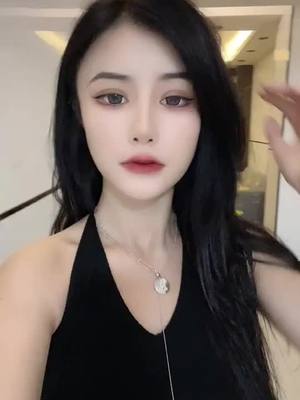 A post by @amberrreal on TikTok caption: Take a selfie#fypシ #girl #story