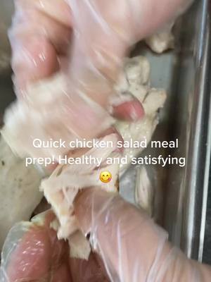 A post by @claudiasaborami on TikTok caption: i really enjoy this meal prep for a light lunch! So quick and delicious😋 #CODAduets #StyleSnap #fyp #healthyrecipes #FoodTok  #mealprep