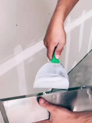 A post by @juanfelipecarlos on TikTok caption: #drywall #plaster #spatula #foryou #viral #fy