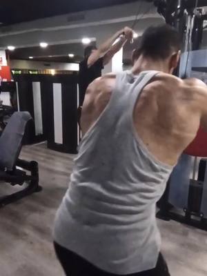 A post by @ on TikTok caption: Digan lo que digan... Sigue avanzando!! 👍🏼💪🏼#gym #gymmotivation #fitnesslife #naturalbodybuilding #fypage