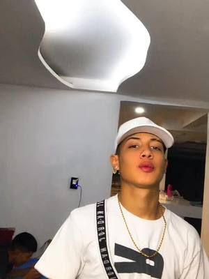 A post by @doll_mateoo on TikTok caption: #viral #parati qué guapo jajaja❤️🥰