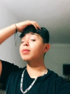 A post by @aramrosas on TikTok caption: #parati #fyp #sigueme #fypシ #parati CON GORRA O SIN GORRA?