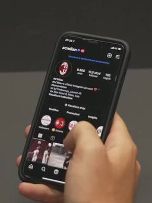 A post by @officialflorenzi on TikTok caption: ...è arrivato il momento di seguirmi!!🙃📲 #ACMilan #SerieA