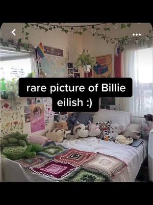 A post by @billieeilishfan1801 on TikTok caption: #billieeilish #rarepicture #fy #youg