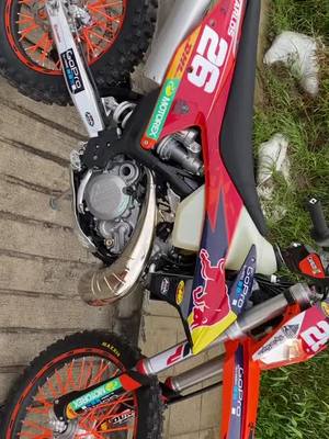 A post by @carlos_26_300 on TikTok caption: #KTM 300 TPI