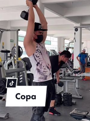 A post by @kikemd on TikTok caption: El tríceps es el músculo más grande del brazo #TikTokDeportes #talentotiktok #vengadoresdelfitness