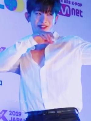 A post by @rins_be on TikTok caption: Bad boy😏 #MONSTA X #몬스타엑스 #WONHO #원호 #DANCE #KCON2019