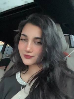 A post by @tavleen_._ on TikTok caption: Just feeling beautiful ❤️#fyp #trending #tiktok