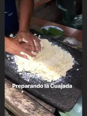 A post by @dannytalk on TikTok caption: #salvadoreñosenlausaparaelmundo #salvadoreanfood #salvadoreñosenlausa #comidasalvadoreña503🇸🇻 #comidasalvadoreña #salvadorean