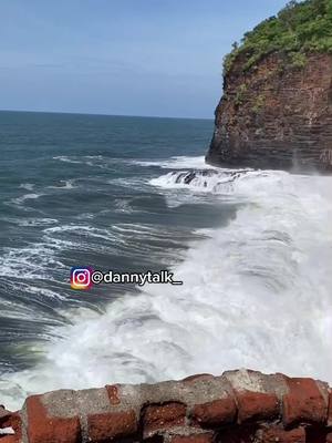 A post by @dannytalk on TikTok caption: Paraíso escondido en El Salvador 🇸🇻 #salvadoreñosenlausaparaelmundo  #shalpabeach #elsalvador #salvadoreancheck #salvadorean