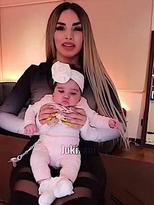 A post by @jukixani on TikTok caption: Perdón por la calidad @kimberly.loaiza #paratiiii #xyzbca #viral #jukixani #linduras #mapu🦋 #kima