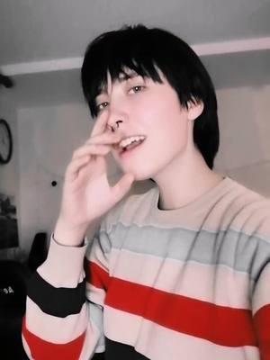 A post by @deku_hero on TikTok caption: 🛐🛐🛐#рек