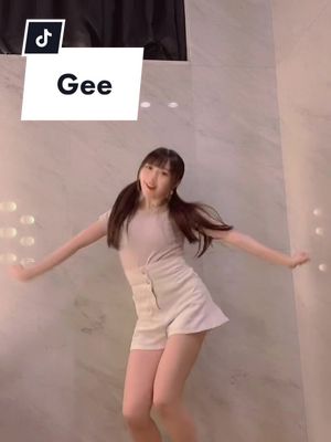 A post by @ran._.48 on TikTok caption: ふぉろー待ってます(⸝⸝ˊ࿀ˋ⸝⸝) #少女時代 #Gee #本家 #踊ってみた #ツインテール #小林蘭 #AKB48