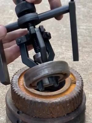 A post by @yanle300 on TikTok caption: Hardware tools, inner hole puller #hardware #tool