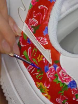 A post by @chinesecraftsmen on TikTok caption: #nike #DIY #fypシ