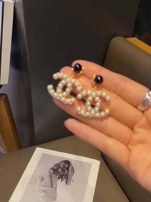 A post by @naiostudio on TikTok caption: #earring #gift #fyp #foryou