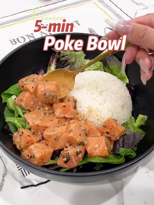 A post by @linqanaaa on TikTok caption: #pokebowl #foryoupage #fypシ #fyp #itsanaaa #myroutine #fastrecipe #5minrecipe #sushigrade #salmonrecipe #pokerecipe #pokelover #rawsalmon #sogood #yum