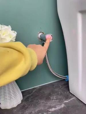 A post by @maggiehome0 on TikTok caption: #toilet #lifetips #homeimprovement #goodthingrecommendation #LifeHack #foryou #useful