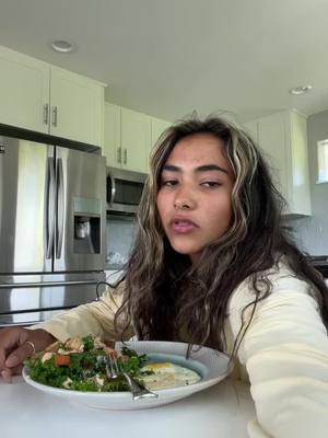 A post by @siennamaegomezz on TikTok caption: come back to this video everytime u need someone to eat with