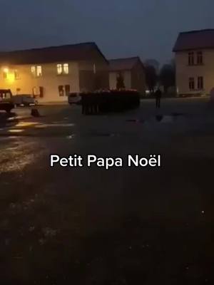 A post by @french_fs_army on TikTok caption: Petit papa Noël ! 🇫🇷 #militaire #militairefrançais #noel #frencharmy #armee #armeefrancaise #chantmilitaire #chant #fypシ #pt #fy