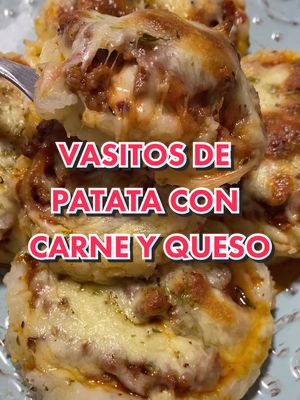 A post by @conbuencondimento on TikTok caption: Vasitos de patata con carne picada y queso 🥔🥩🧀 #CocinaEnTikTok #AprendreEnTikTok #RecetasFaciles #RecetasQueFuncionan #RecetasTop #Navidad #RecetasNavideñas #viral #comida