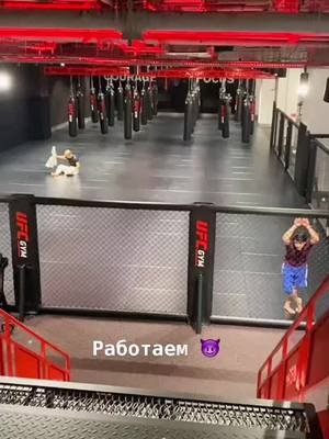 A post by @d.revniy on TikTok caption: Метро люблино Работаем 🤣🤣 #метро #люблино #работем #мма #бои #спорт #Стабилизируй