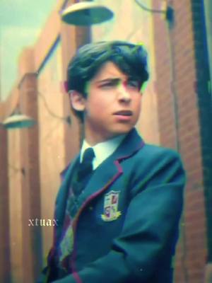 A post by @x.t.u.a.x on TikTok caption: 😻 #aidanedits #edit #five #aidangallagher #theumbrellaacademyedit #netflix #umbrellaacademy #☂️ #🥺 #aidansarmy