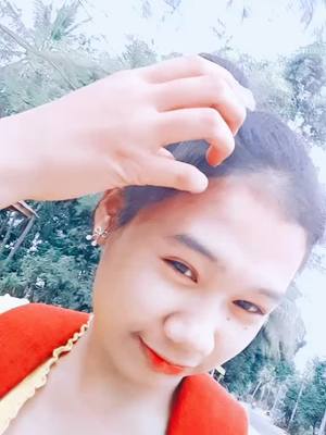 A post by @ahlinlove454 on TikTok caption: ជួនមិត្តមកថតរូប😂🥀#បាត់ដំបងផ្ទះខ្ញុំ🏘🦋🥀