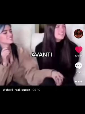 A post by @charli_real_queen on TikTok caption: AVANTI💫🤍 E INDIETRO 💔