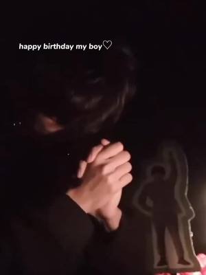 A post by @taetae.__ on TikTok caption: (Cuenta dedicada a tete) pd:ya casiii cumpleeee😭✨#bts_official_bighit#taetae #btsarmy #paratii #kimtaehyung #fypシ #taehyung #taehyung #happybirthday