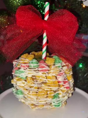 A post by @apples.more on TikTok caption: Cap’n Crunch Caramel Apple 🥰 #christmas #caramelapples #fyp #capncrunch #parati #manzanas #holidayvibes #foryou #fypシ