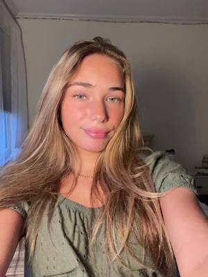 A post by @littycitysophie2 on TikTok caption: merry eve💖💖