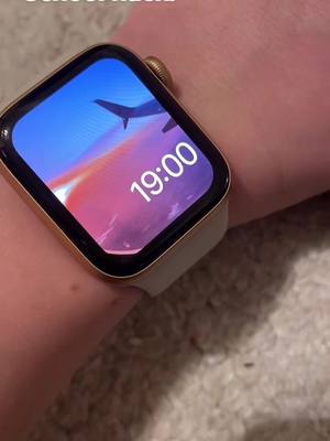 A post by @apple..watch_21 on TikTok caption: Dankee für 100 Follower!💕 #applewatch #fy #viral #fyp