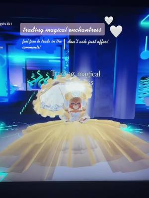 A post by @its.gl0ssy on TikTok caption: <33 looking for sets and dims! #royalehigh #magicalenchantress #skirtrework #callmehbob #rh